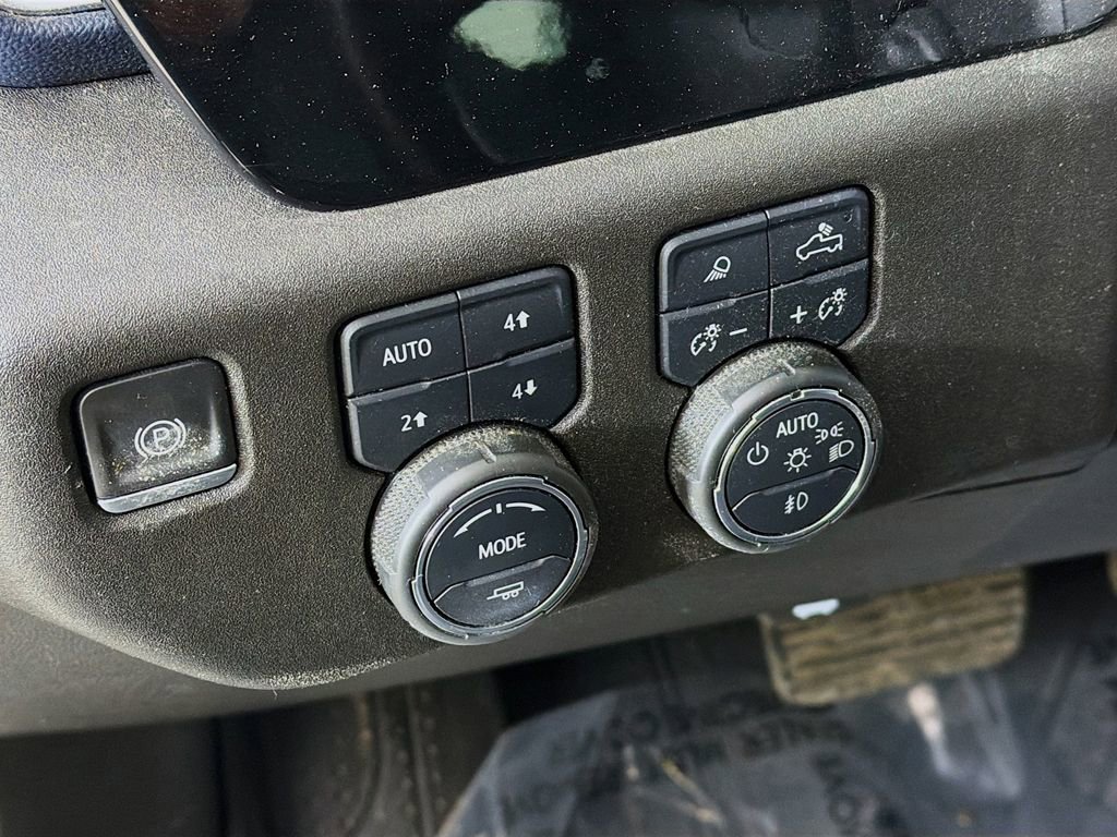 Used 2022 Chevrolet Silverado 1500 High Country w/ High Country Premium Package image 33