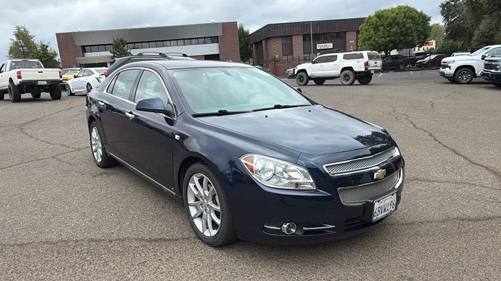 Used 2008 Chevrolet Malibu LTZ FWD image 3