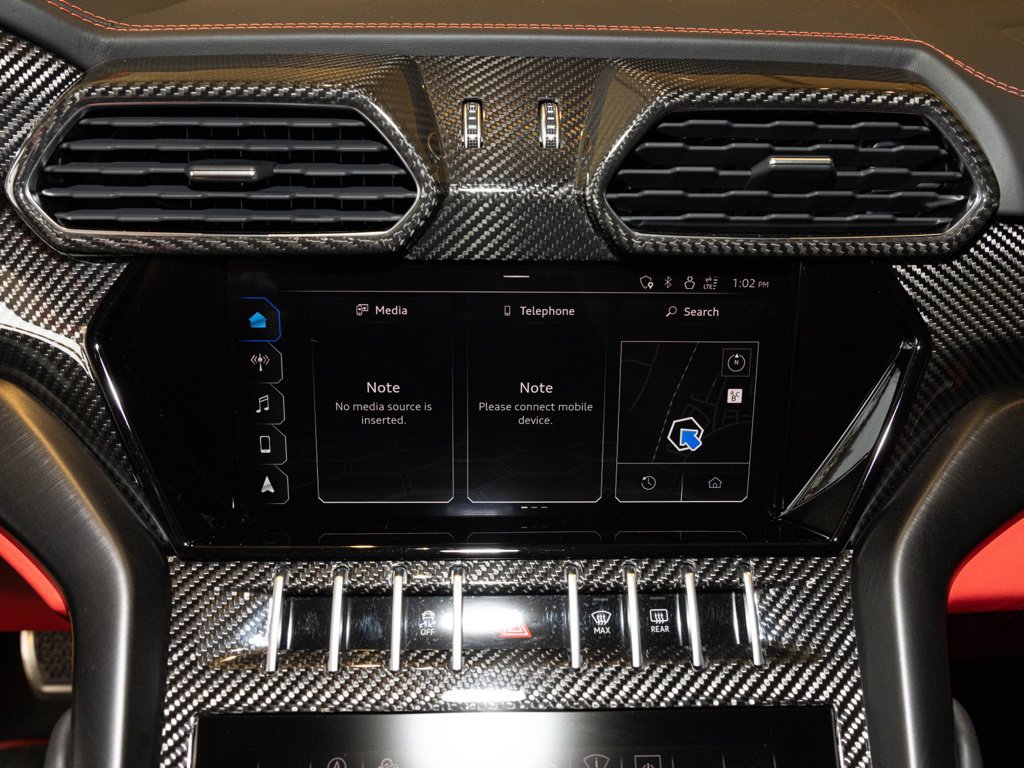 Used 2022 Lamborghini Urus AWD/4WD image 35