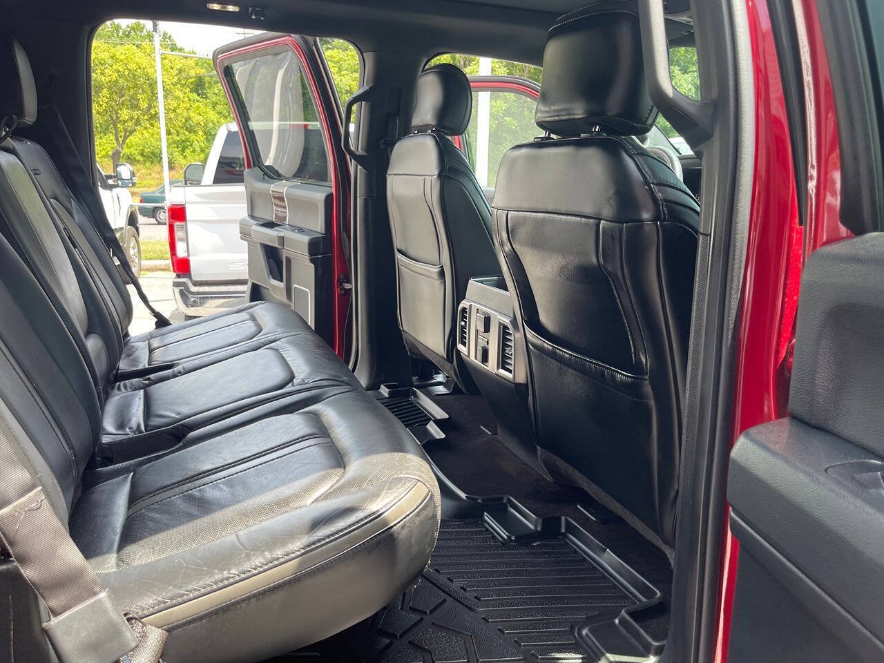Used 2015 Ford F150 Platinum w/ Equipment Group 701A Luxury AWD/4WD image 27