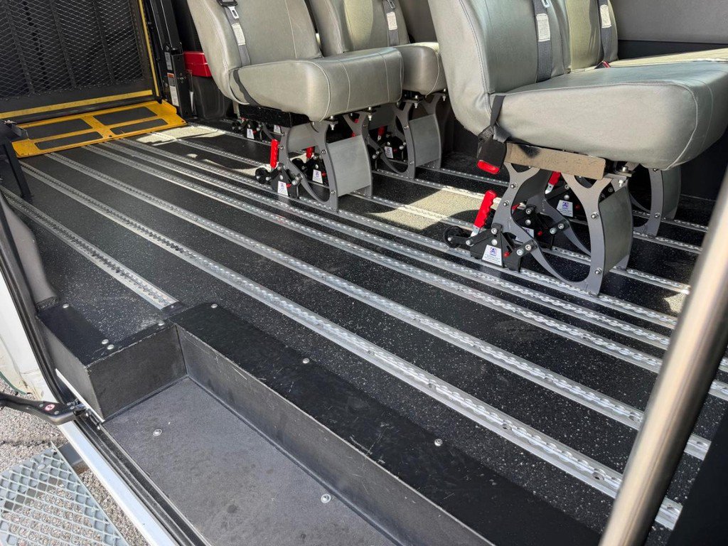 Used 2020 Ford Transit 350 XL RWD image 28