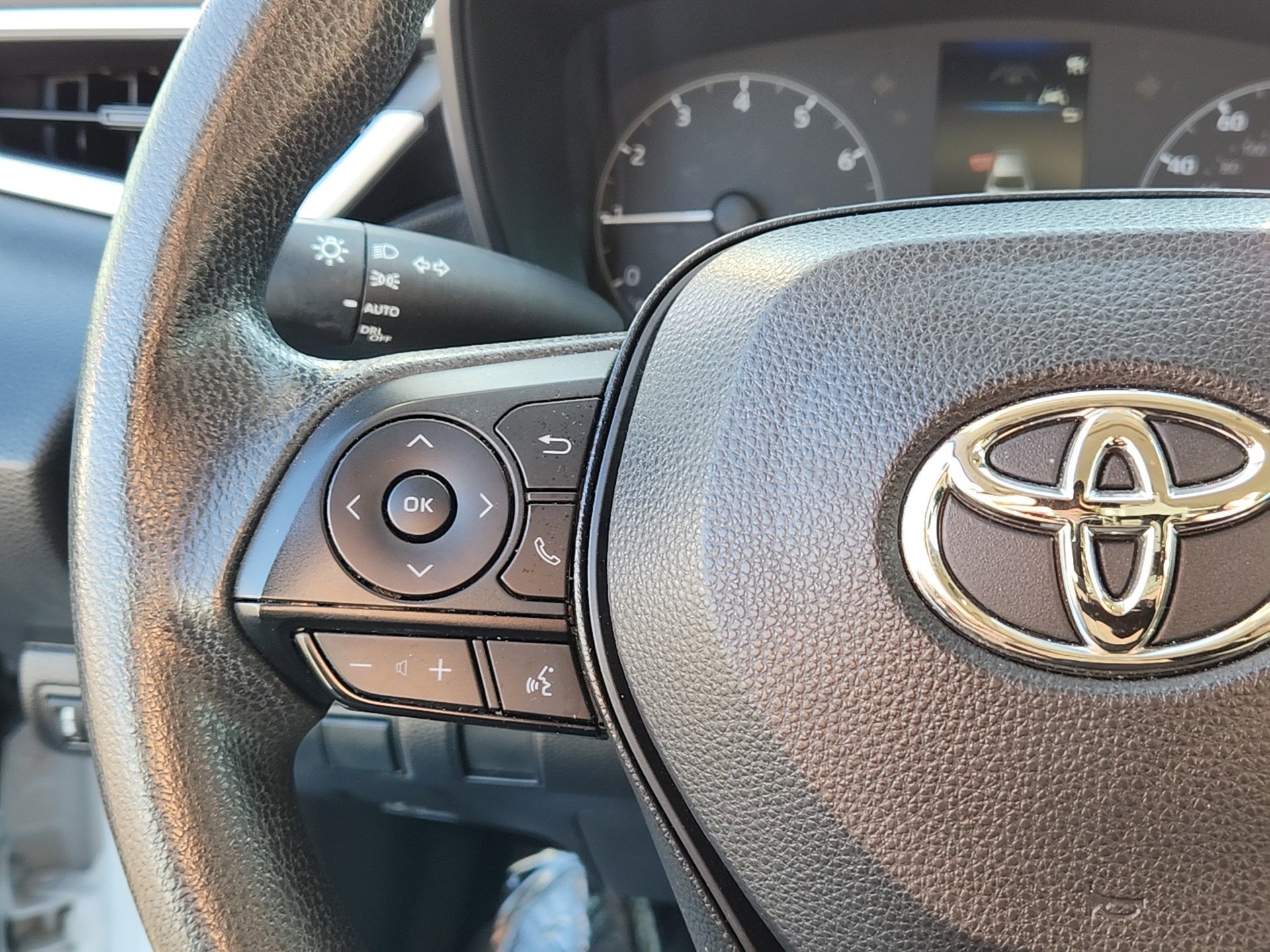 Certified 2023 Toyota Corolla LE w/ Carpet Mat Package (TMS) image 18