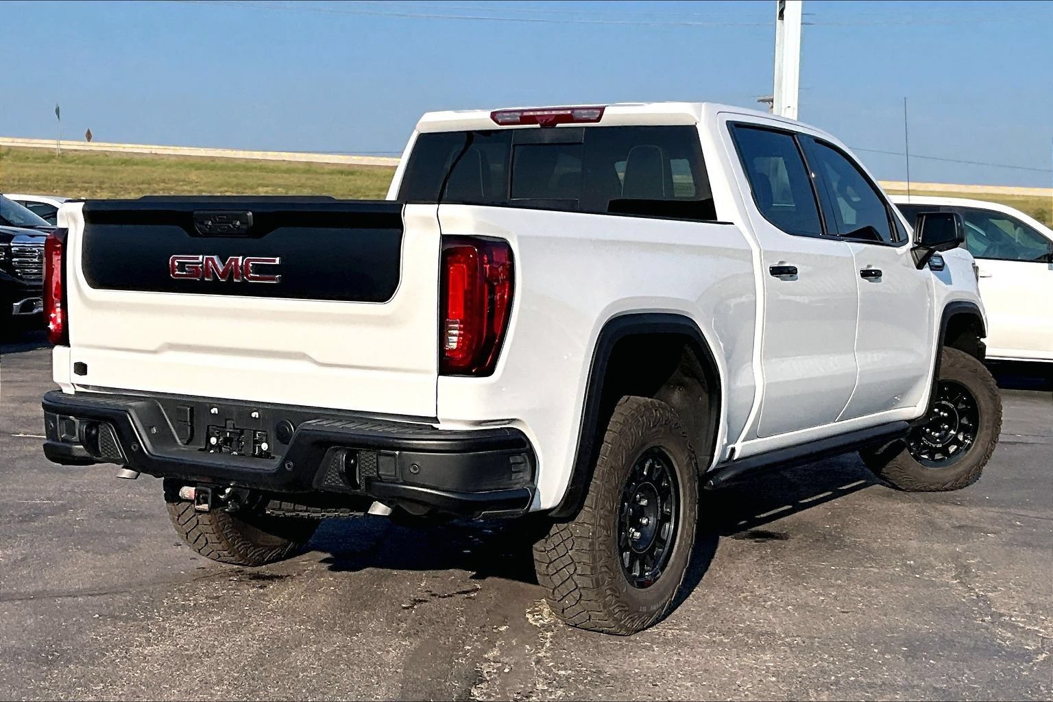Used 2026 GMC Sierra 1500 AT4X w/ AT4X AEV Edition AWD/4WD image 2