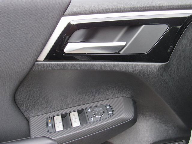 New 2026 Mitsubishi Outlander ES image 11