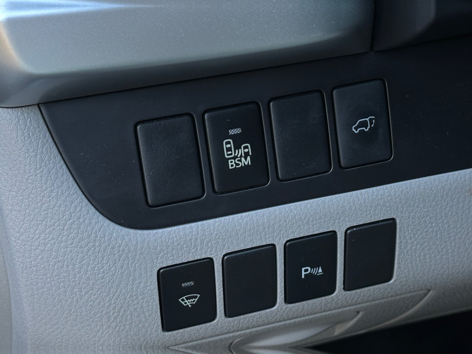 Used 2016 Toyota Highlander Limited FWD image 24