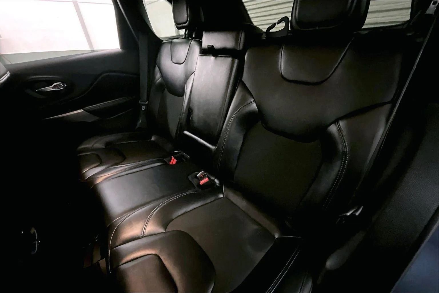 Used 2020 Jeep Cherokee Latitude Plus image 25