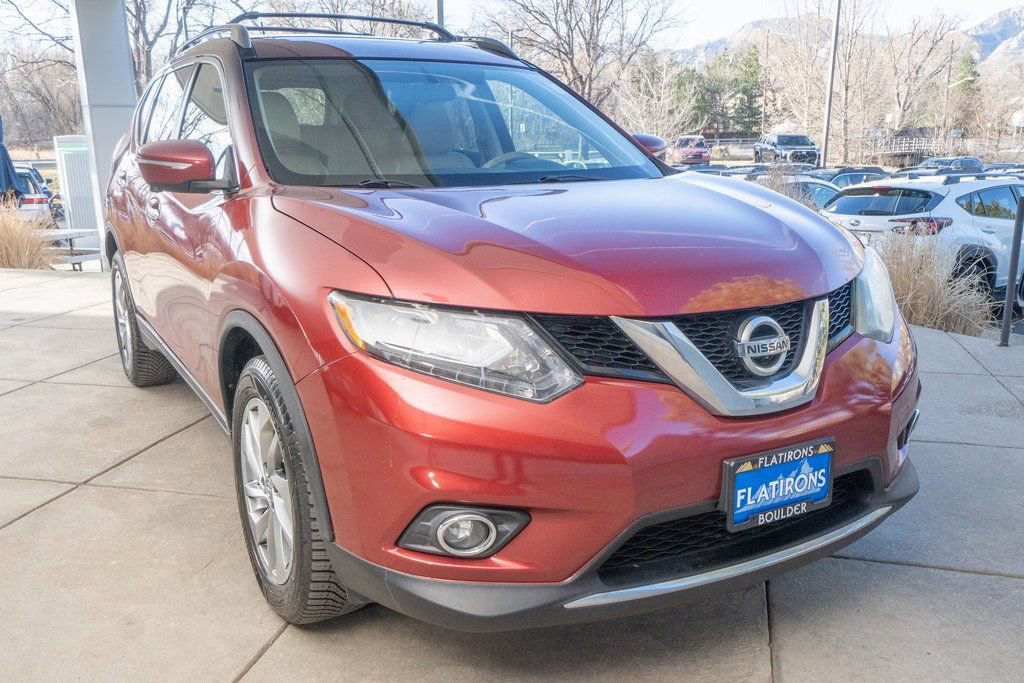 Used 2015 Nissan Rogue SL w/ SL Premium Package image 2