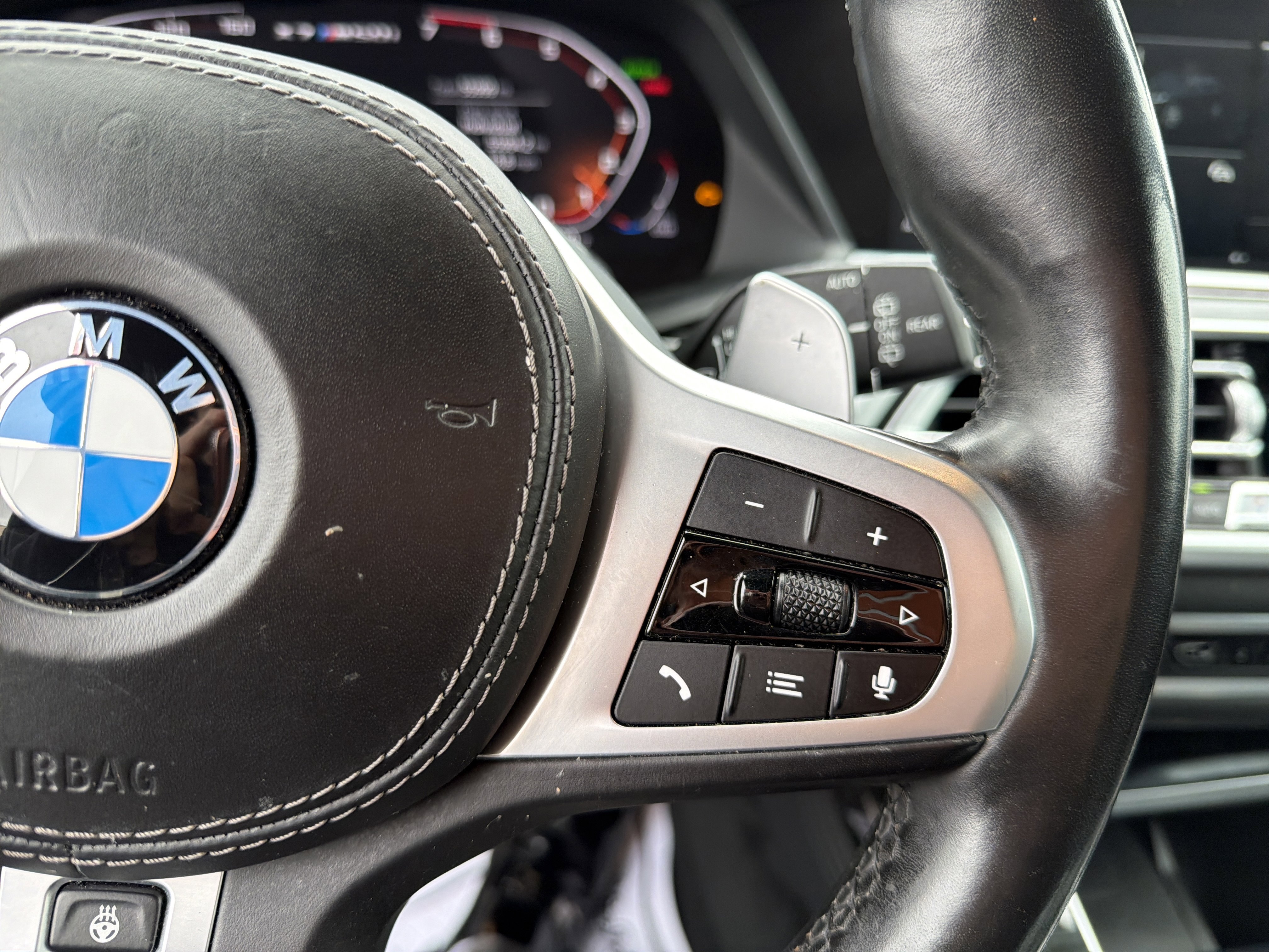 Used 2022 BMW X7 M50i w/ Cold Weather Package image 13