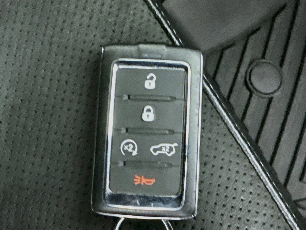 Used 2023 Jeep Grand Cherokee Altitude RWD image 38