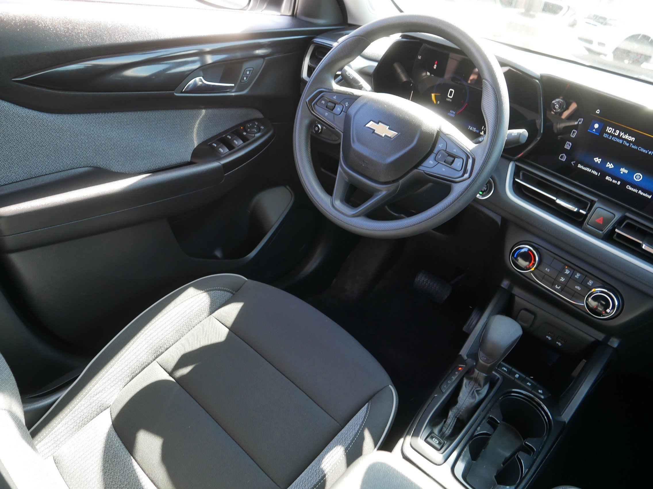 Used 2024 Chevrolet TrailBlazer LS w/ LS Convenience Package FWD image 9