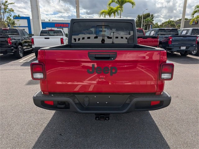 Used 2022 Jeep Gladiator Sport image 12