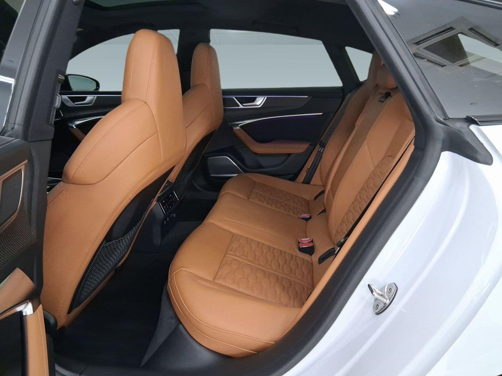 Used 2025 Audi RS 7 Performance image 13