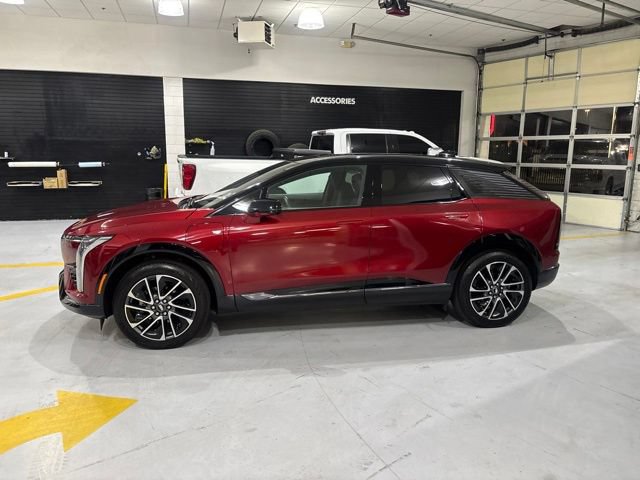 Used 2025 Cadillac Optiq Sport 2 AWD/4WD image 5