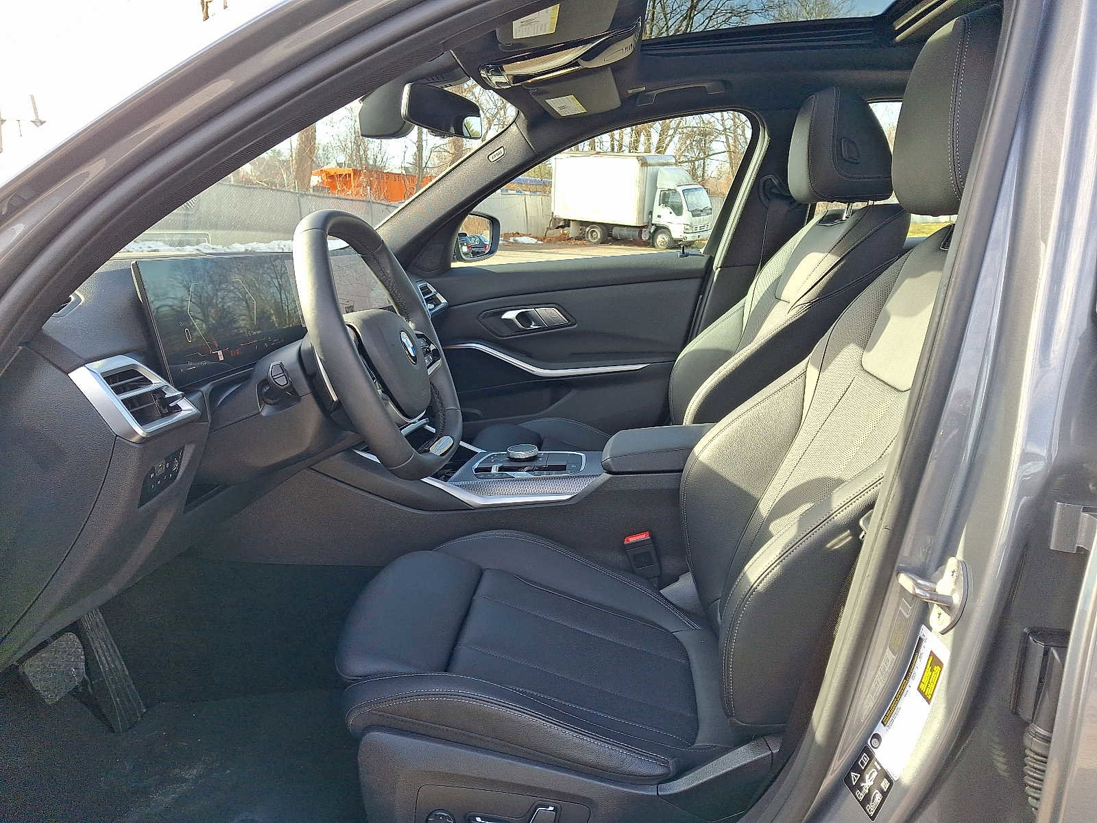 Used 2025 BMW 330i xDrive Sedan w/ M Sport Package image 13