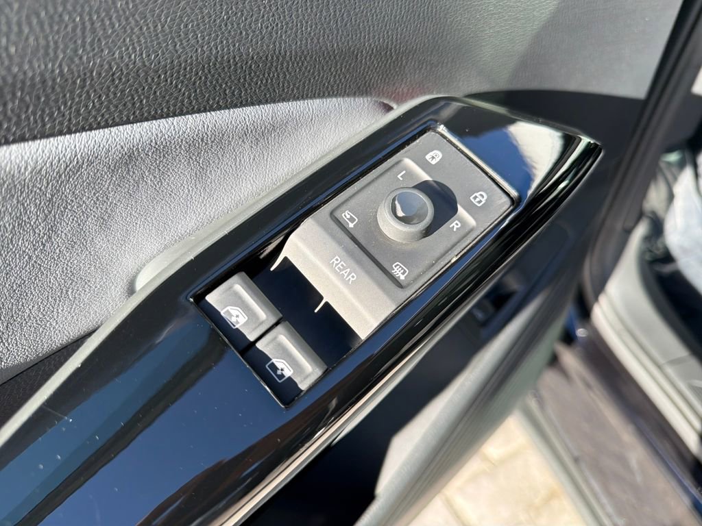 Certified 2023 Volkswagen ID.4 Pro S Plus image 13