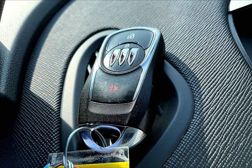 Used 2024 Buick Envista Sport Touring w/ Advanced Safety Package image 13