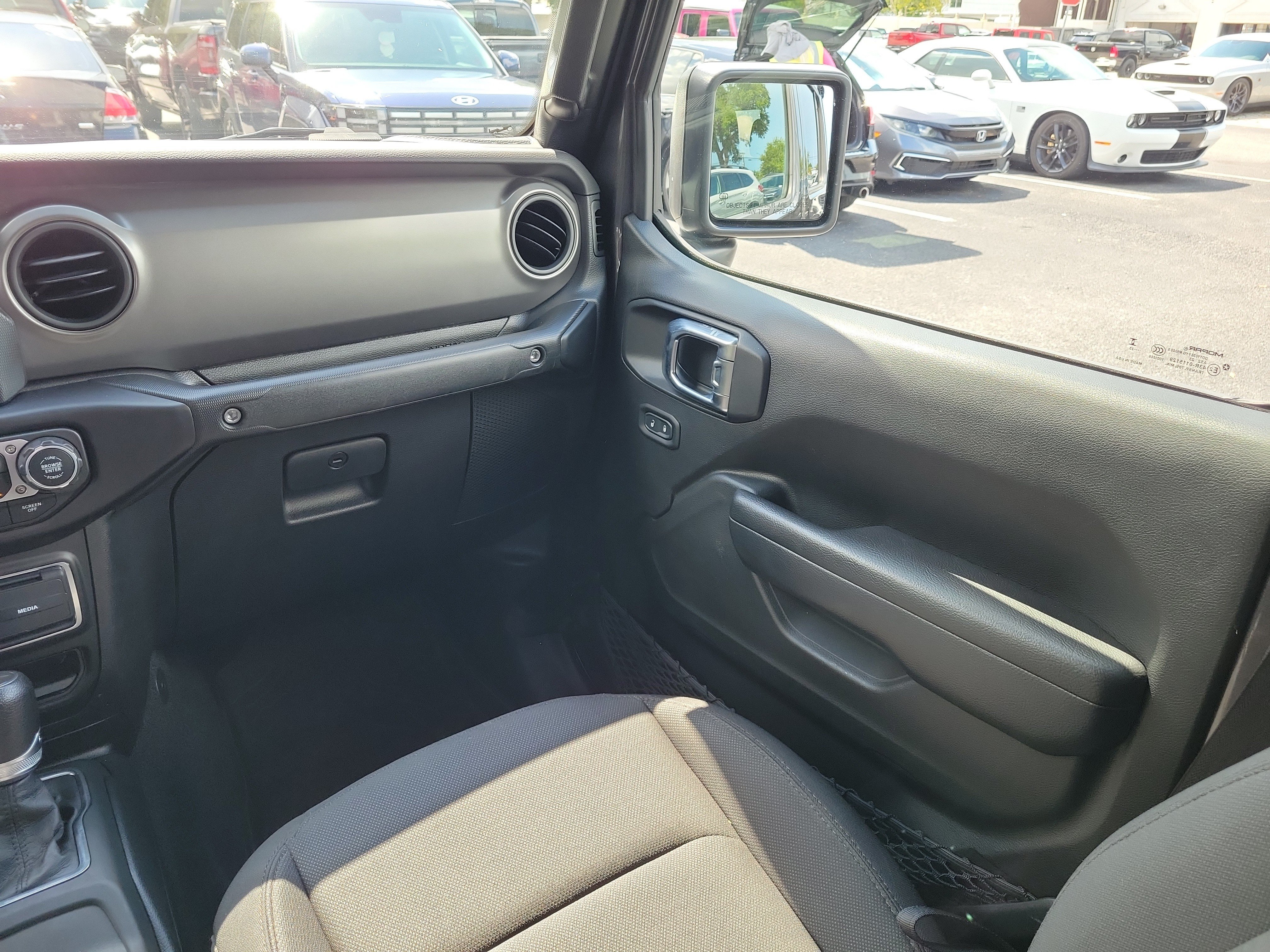 Used 2023 Jeep Gladiator Sport AWD/4WD image 15