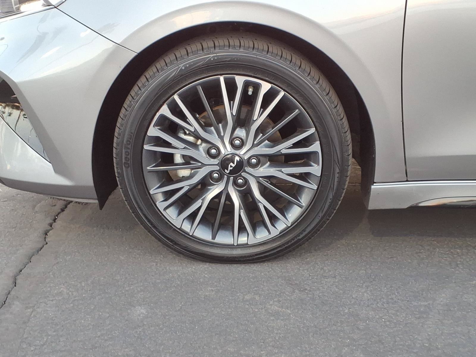 Used 2023 Kia Forte GT-Line w/ GT-Line Technology Package FWD image 9
