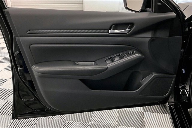 New 2025 Nissan Altima 2.5 SV image 28