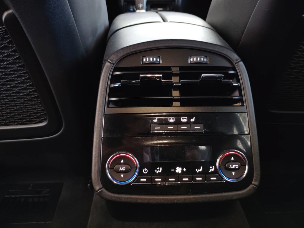 Used 2020 Maserati Quattroporte S GranSport Q4 AWD/4WD image 34
