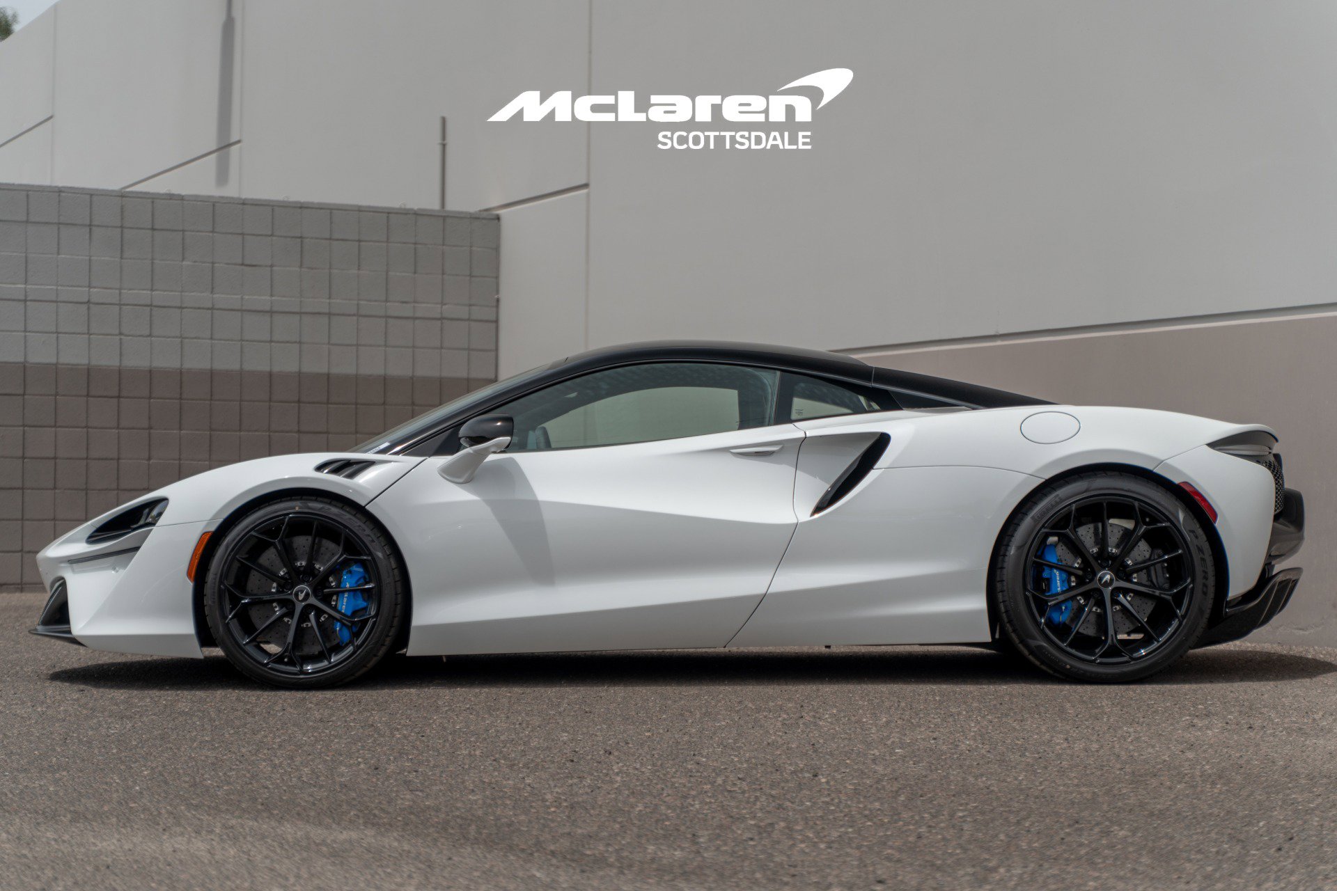 New 2026 McLaren Artura RWD image 4