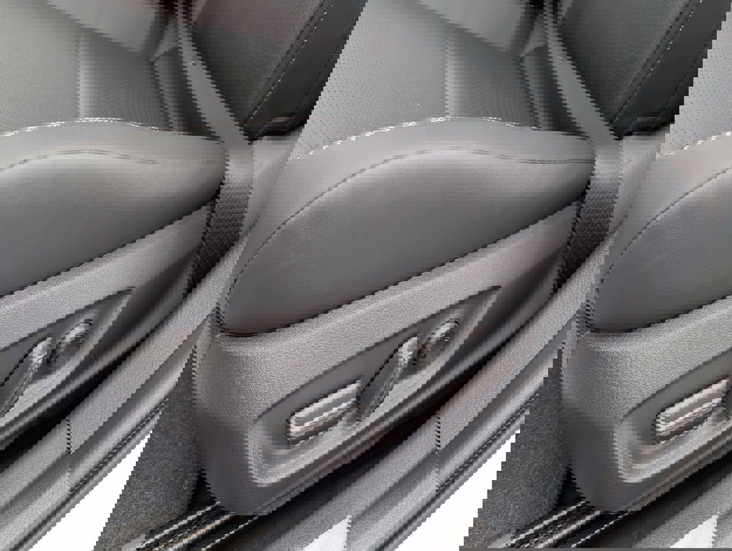 New 2026 Toyota Prius XLE image 11