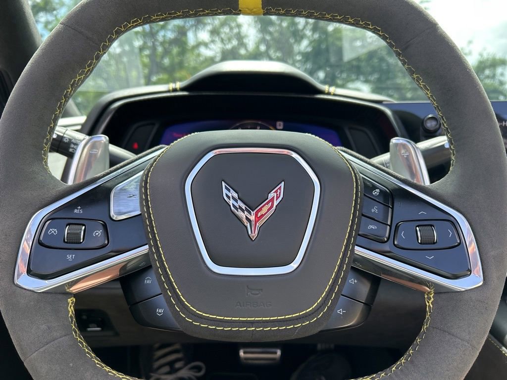 Used 2021 Chevrolet Corvette Stingray Premium Conv w/ Z51 Performance Package image 17