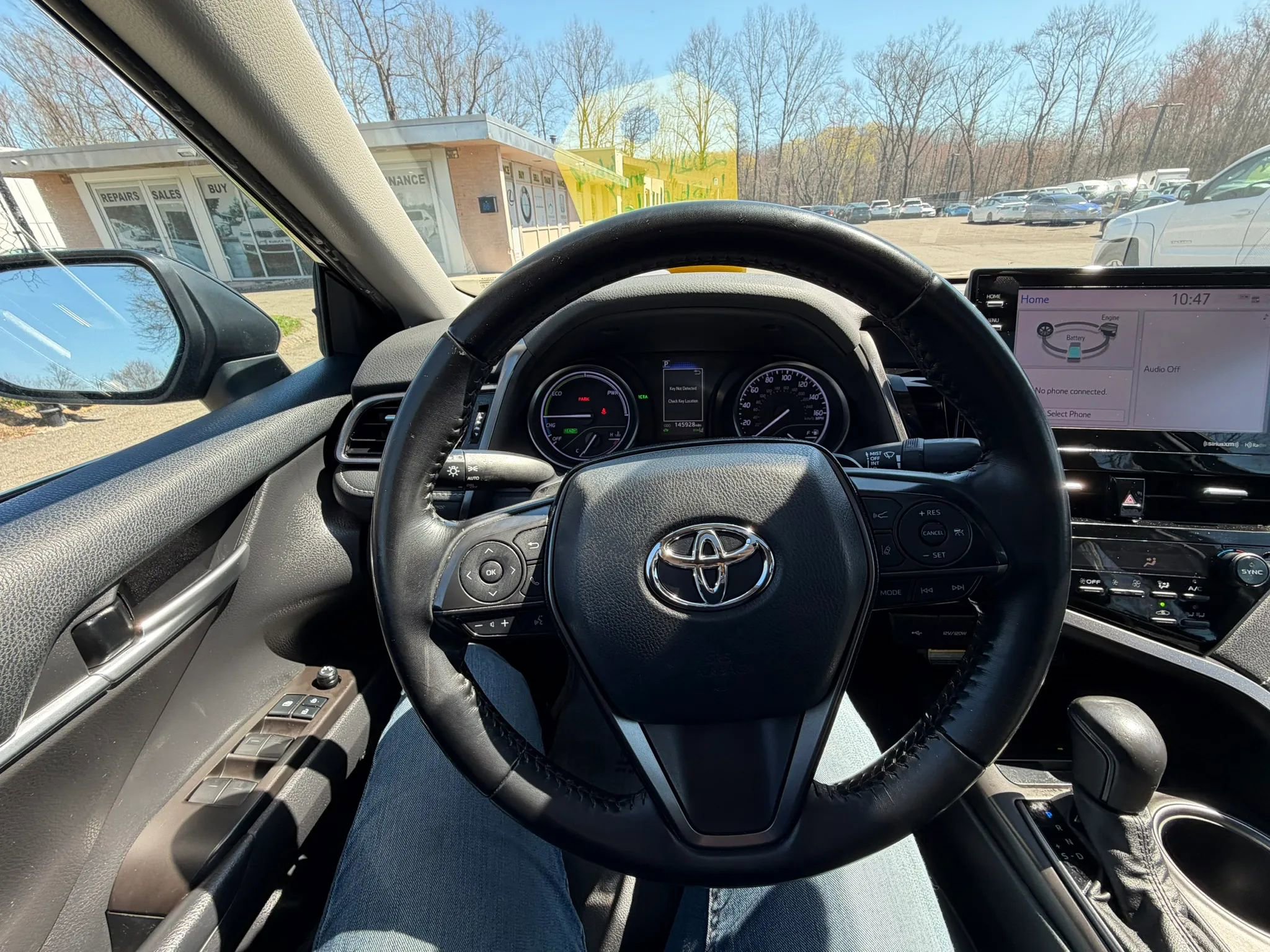 Used 2021 Toyota Camry SE w/ Audio Upgrade Package FWD image 23