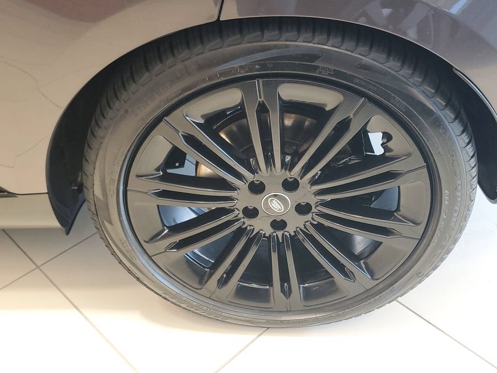 Used 2023 Land Rover Range Rover SE AWD/4WD image 6