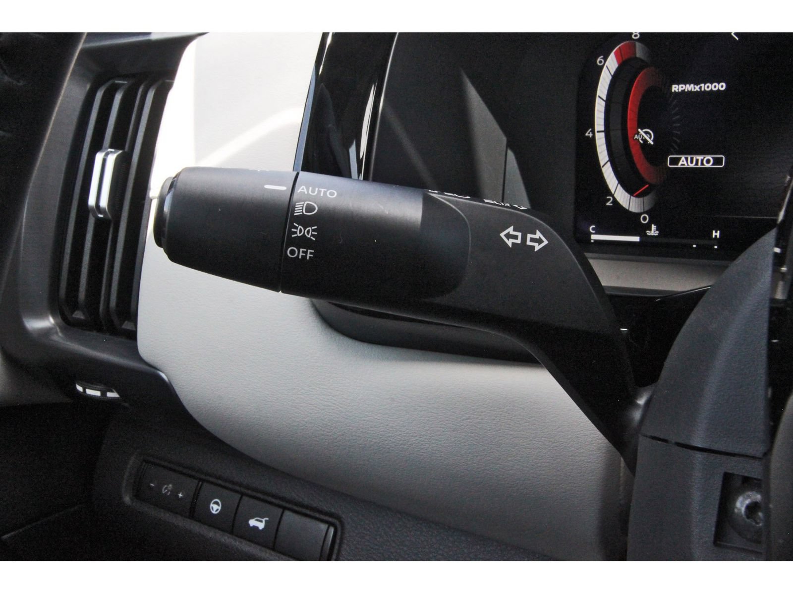 Certified 2026 Nissan Pathfinder SL AWD/4WD image 22