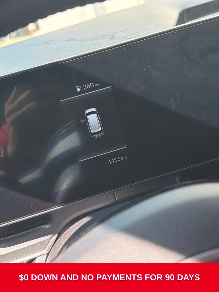 Used 2025 Kia Carnival FWD image 3