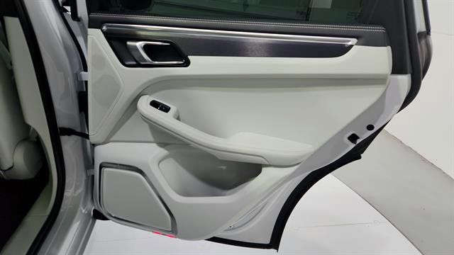 Used 2023 Porsche Macan GTS image 31