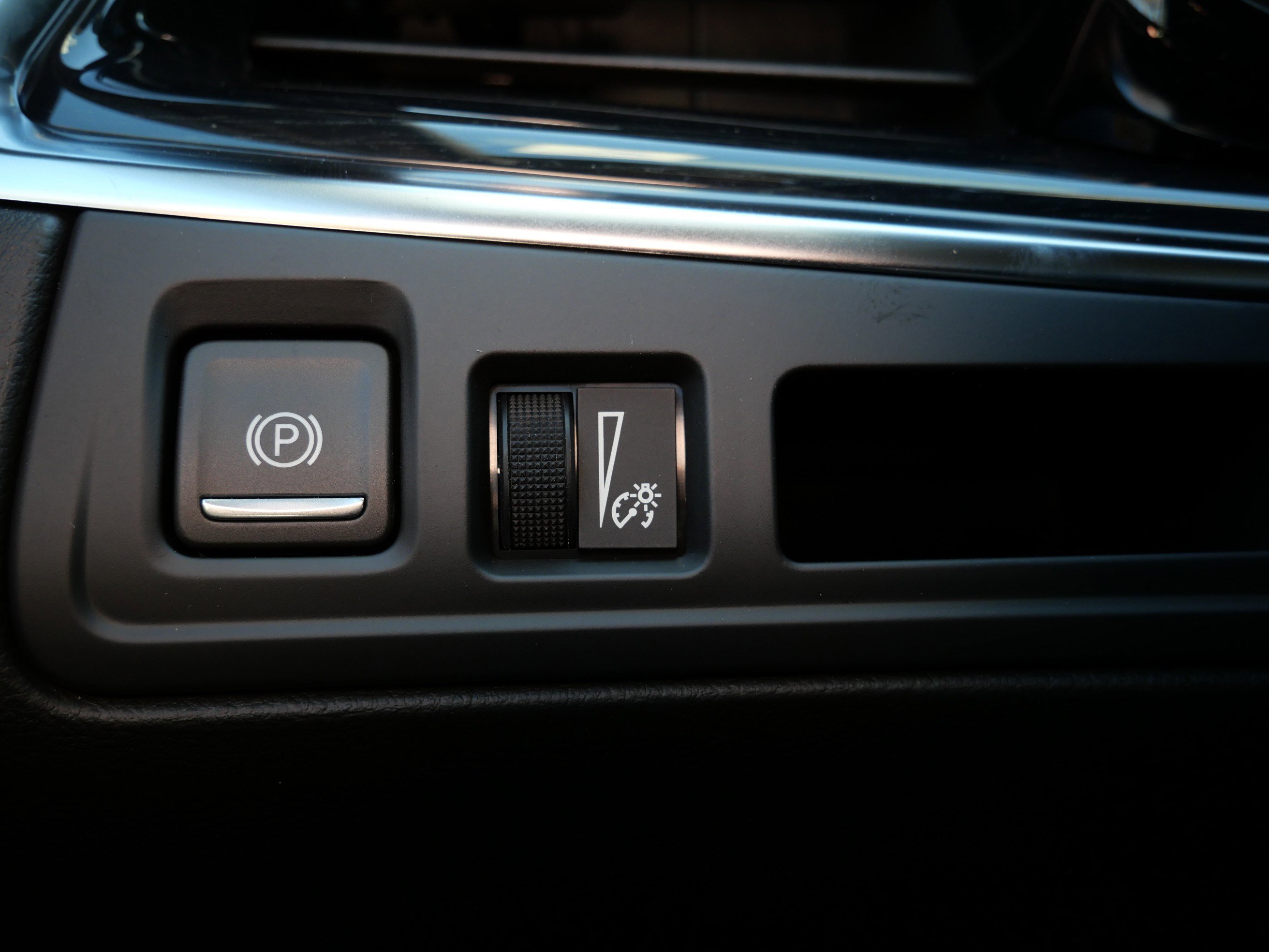 Used 2025 Cadillac XT5 Premium Luxury w/ LPO, Floor Liner Package image 24