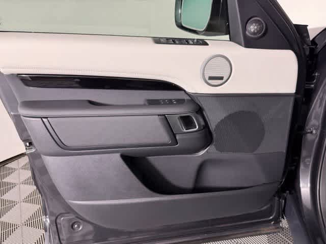 New 2026 Land Rover Discovery S AWD/4WD image 20