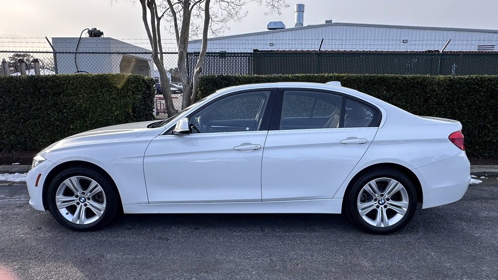 Used 2017 BMW 330i Sedan image 10