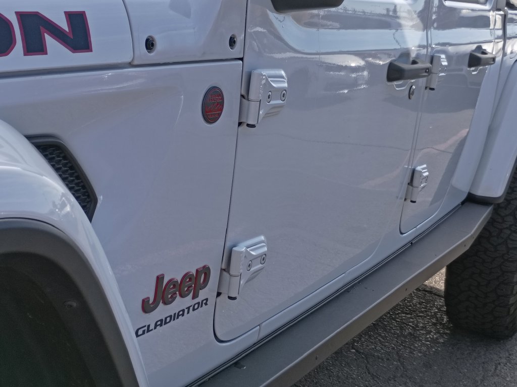 Used 2021 Jeep Gladiator Rubicon AWD/4WD image 14
