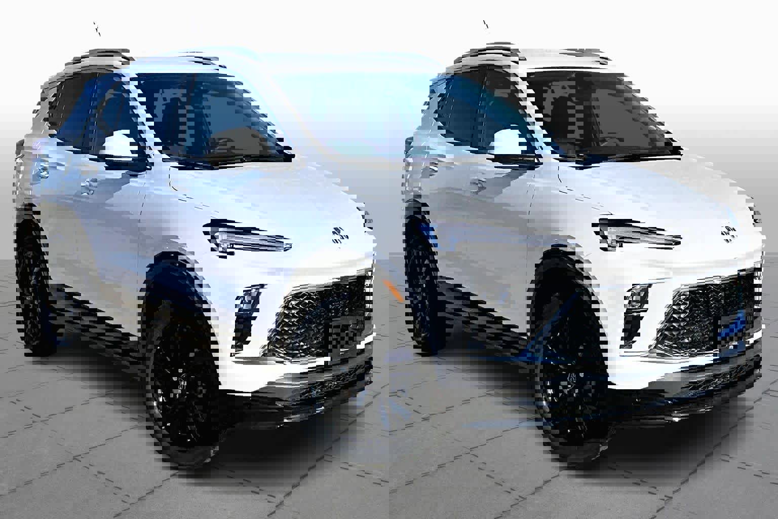 Used 2024 Buick Encore GX Sport Touring image 4