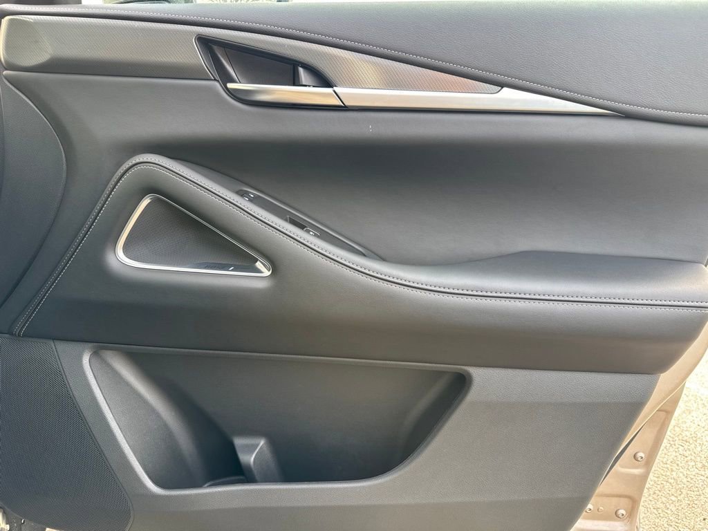 Certified 2025 INFINITI QX60 Luxe w/ Vision Package image 27