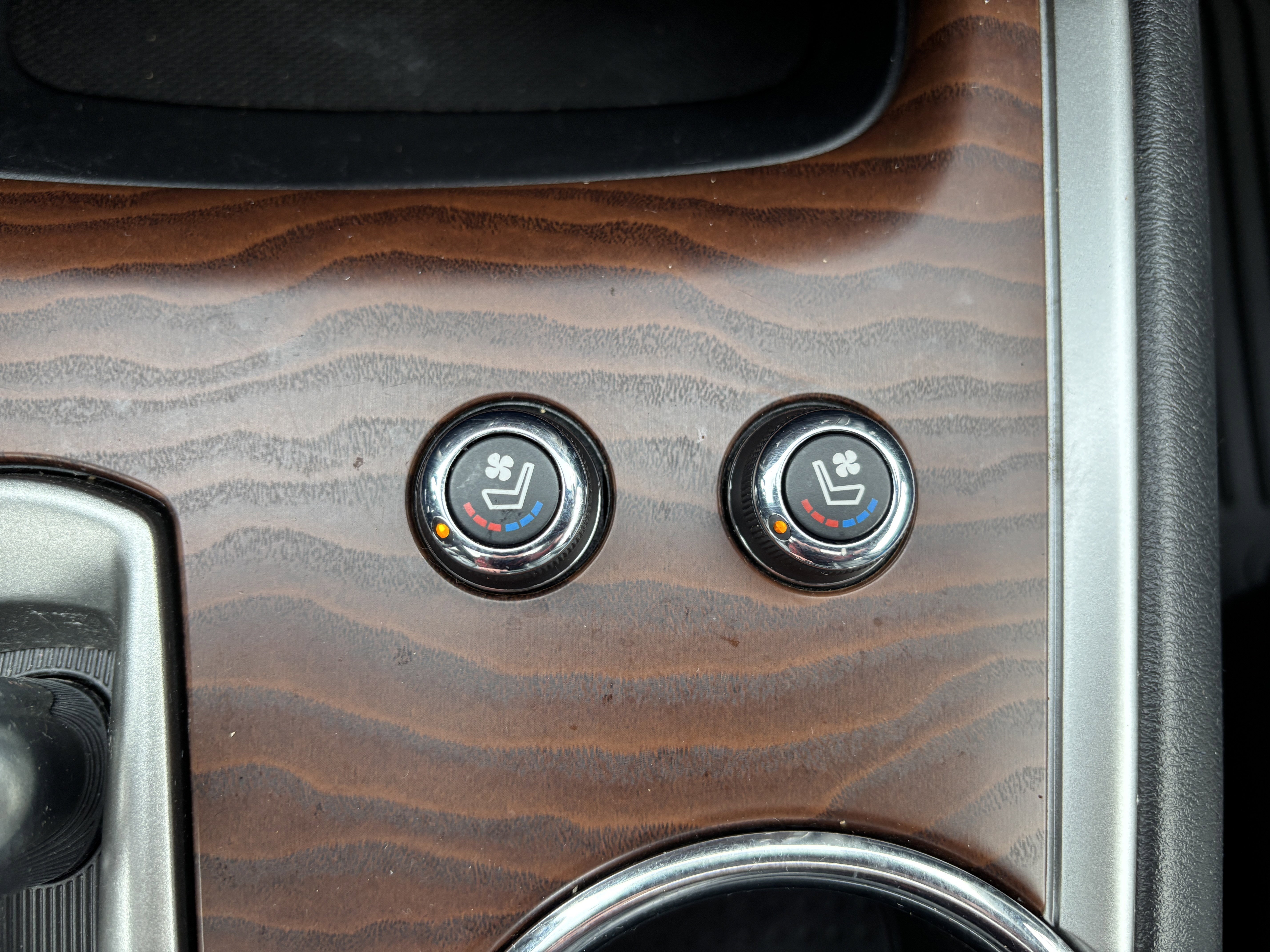 Used 2019 Nissan Pathfinder Platinum image 35