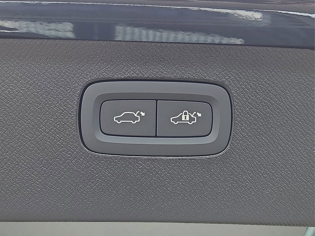 New 2026 Volvo XC90 B5 Plus image 14