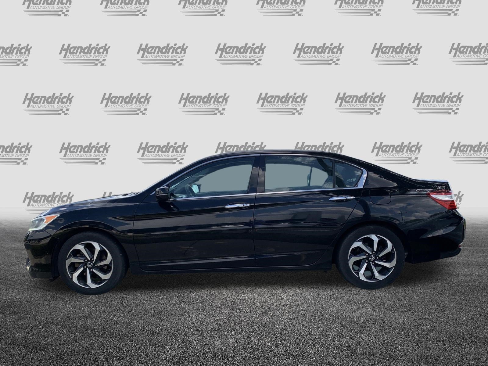Used 2017 Honda Accord EX-L image 7