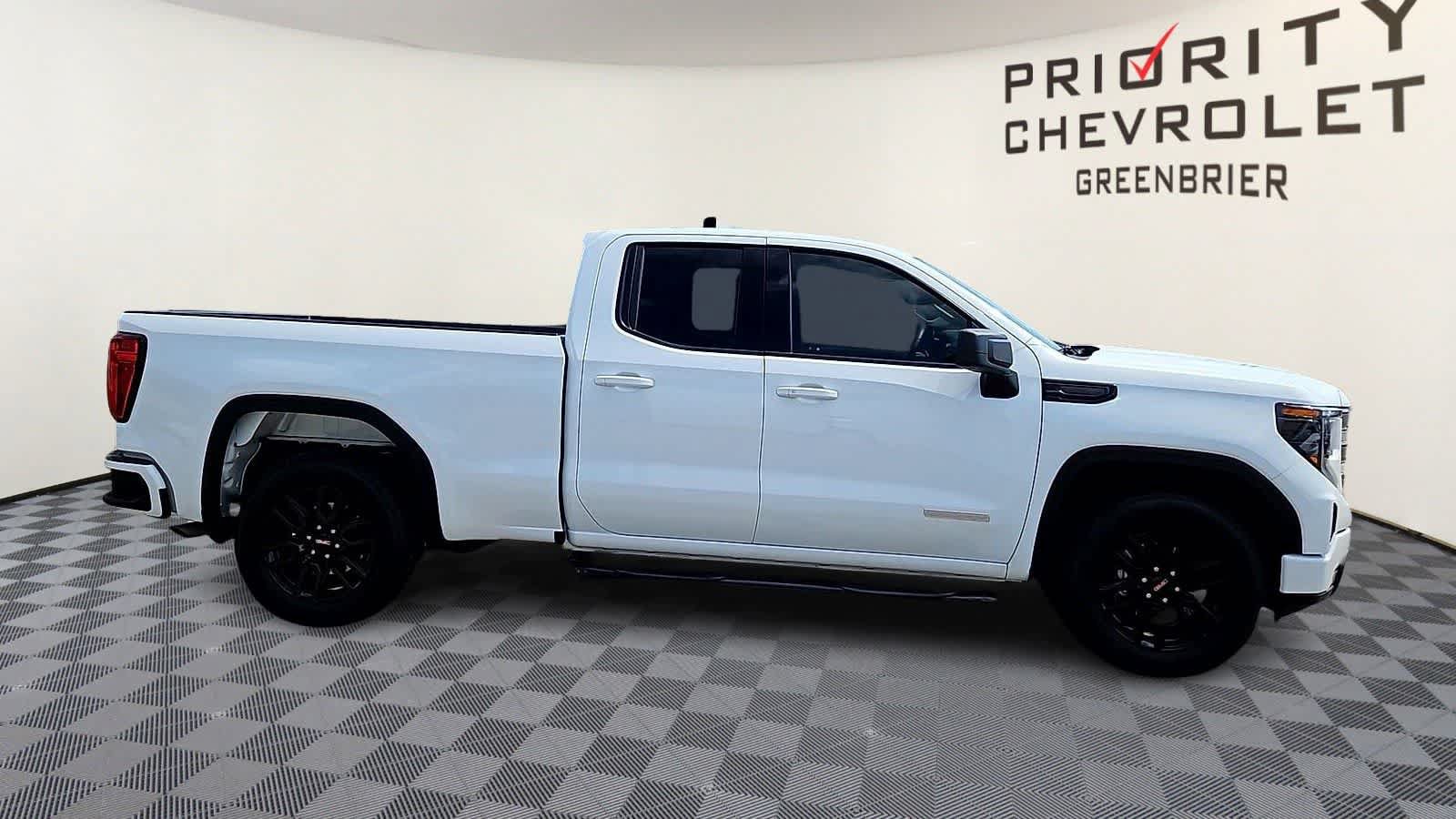 Used 2023 GMC Sierra 1500 Elevation RWD image 9