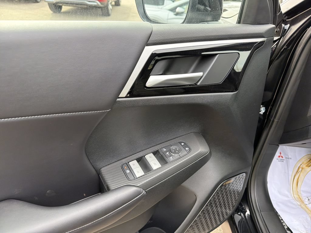 New 2026 Mitsubishi Outlander SE AWD/4WD image 15