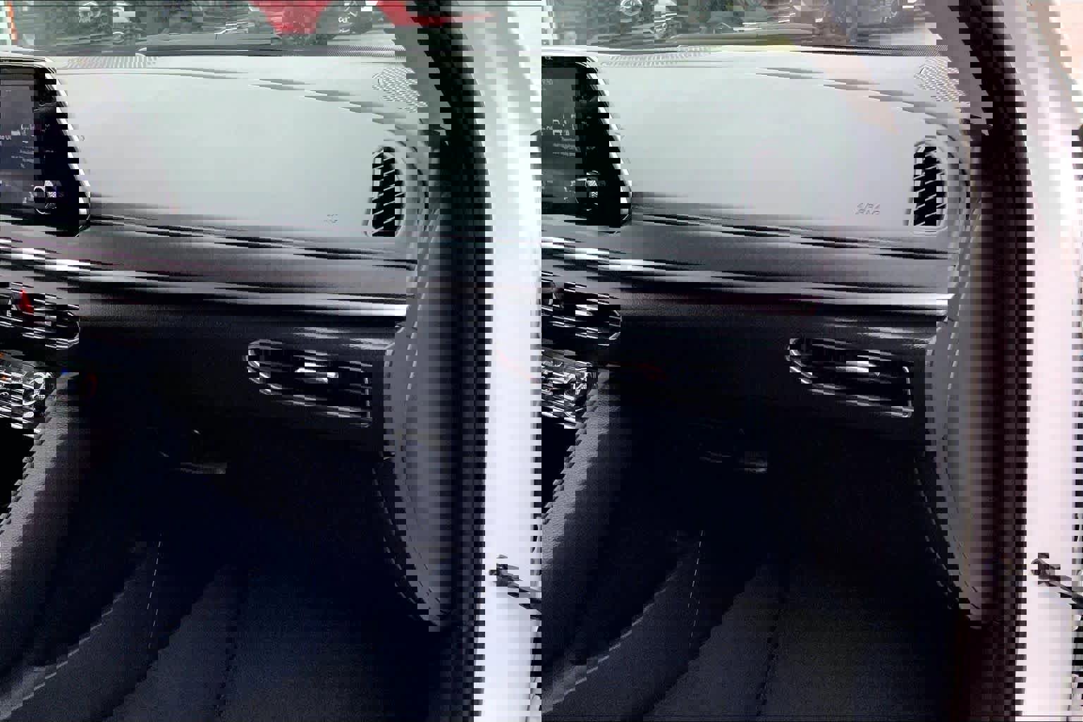 Used 2022 Hyundai Sonata SE w/ Cargo Package image 16