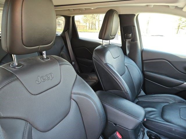 Used 2022 Jeep Cherokee Limited image 12