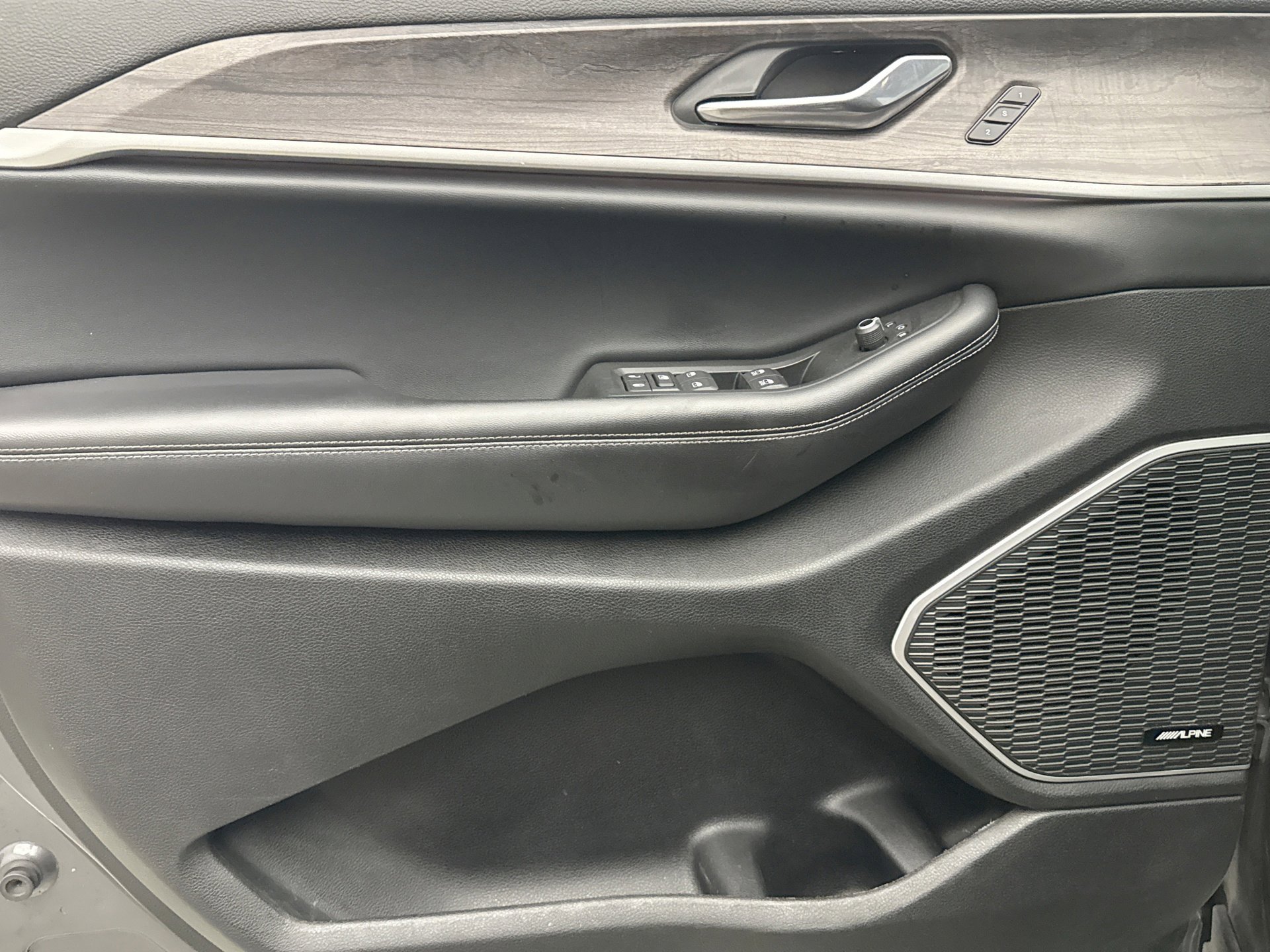 Used 2021 Jeep Grand Cherokee L Limited image 9