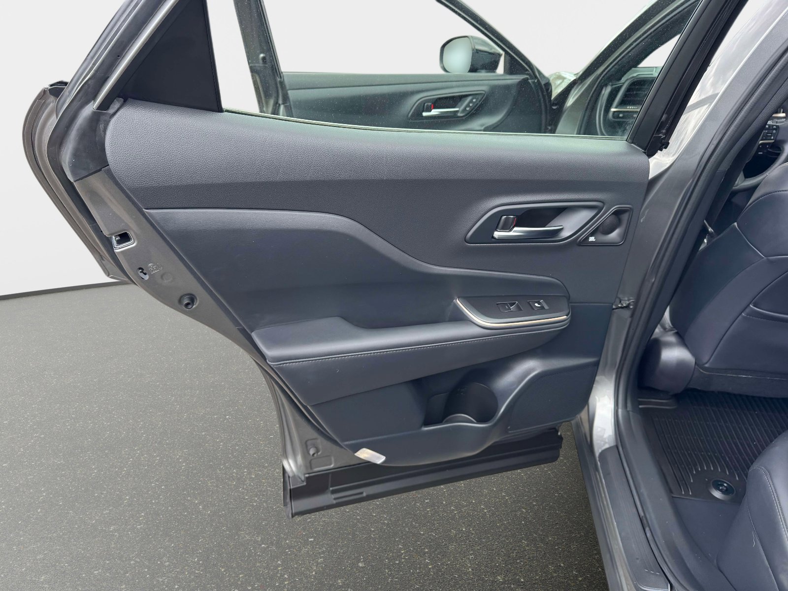 Certified 2023 Toyota Crown Platinum AWD/4WD image 23