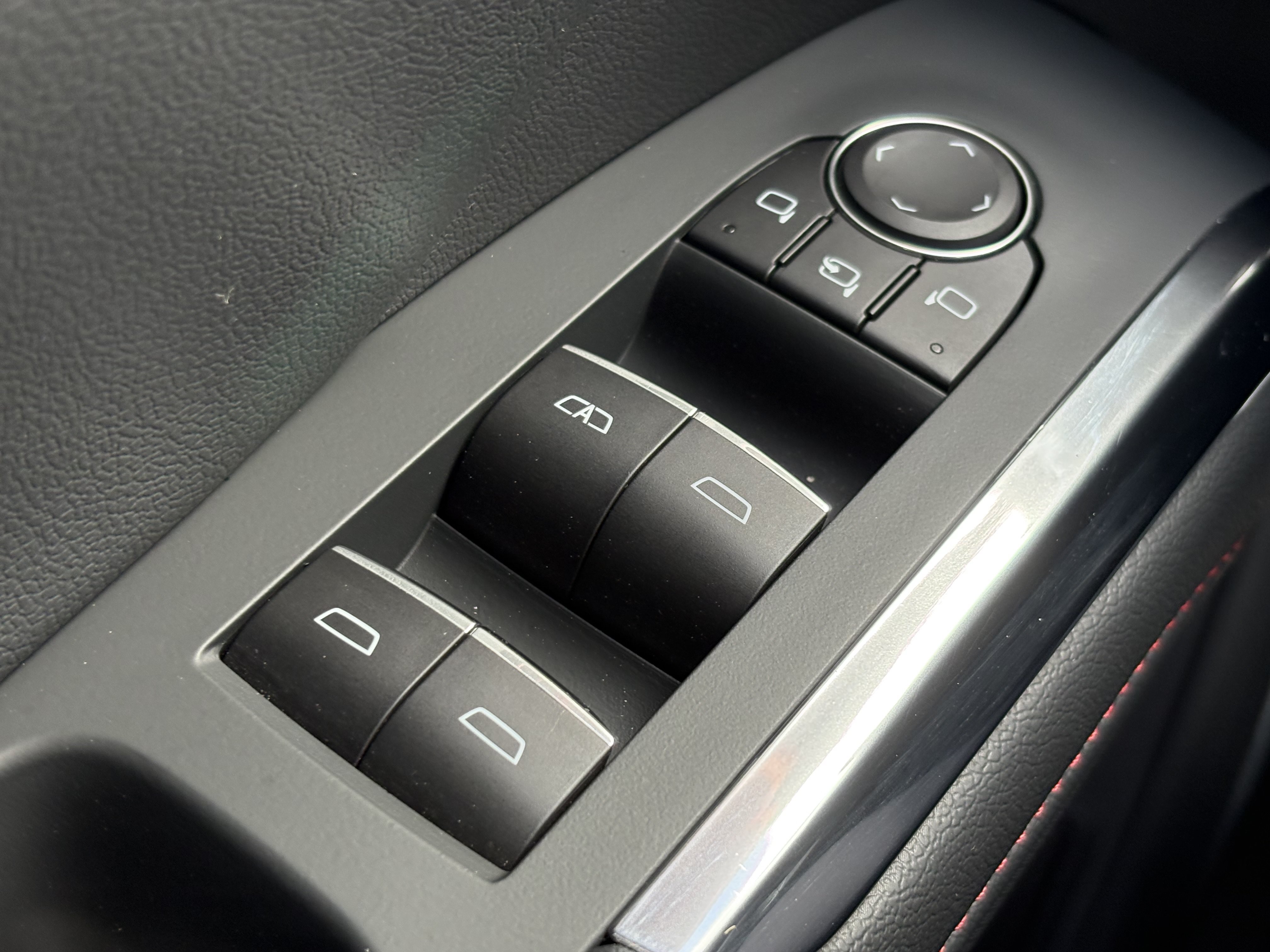 Used 2025 Chevrolet Traverse RS AWD/4WD image 33