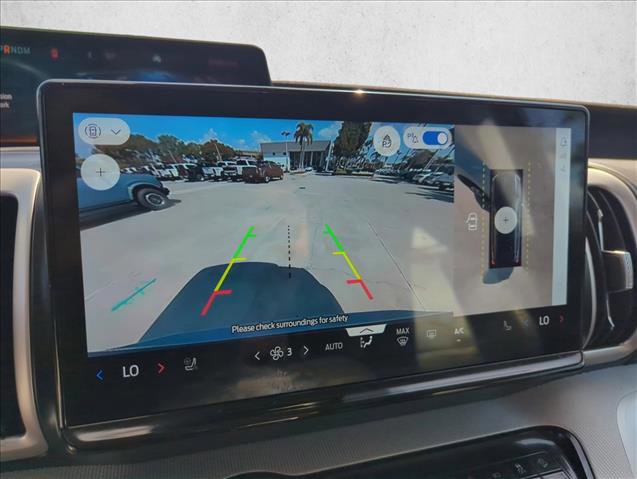 Used 2025 Ford Expedition Active image 12