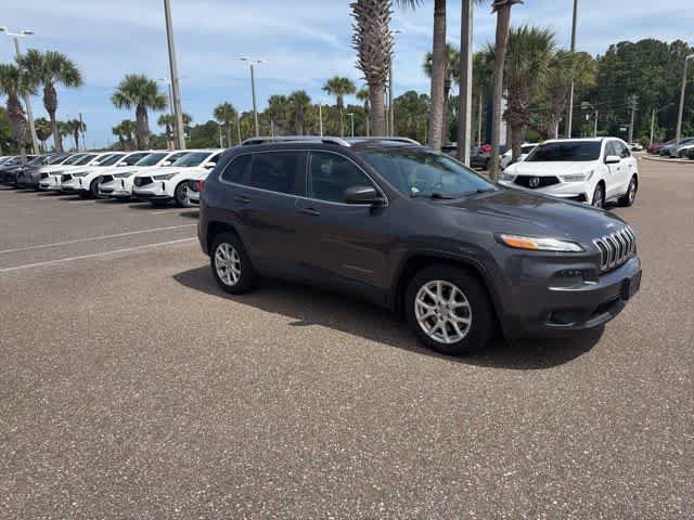Used 2016 Jeep Cherokee Latitude w/ Comfort/Convenience Group FWD image 10
